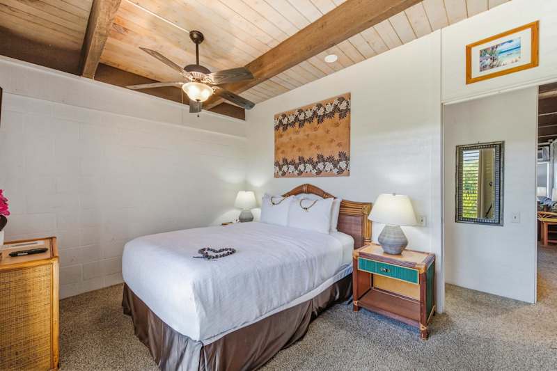 Cozy Queen Bedroom  (2 of 3)