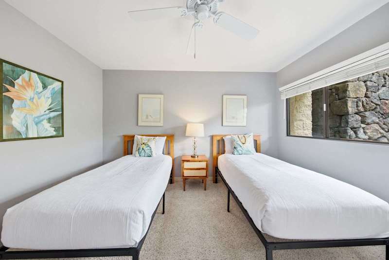 Guest Bedroom (1 of 3)