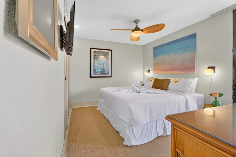 Default bedroom (3 of 5)