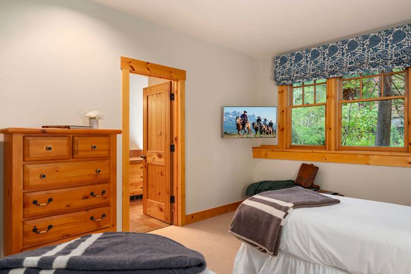 Bedroom 3 (2 of 2)