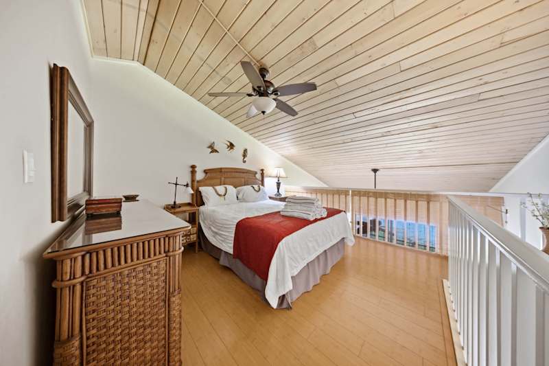 Cozy Queen Bedroom (2 of 3)