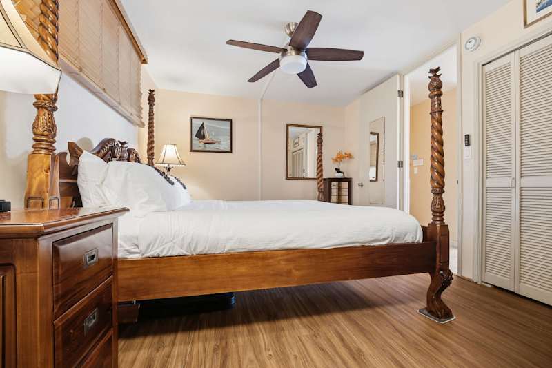 Primary King Bedroom (4 of 4)