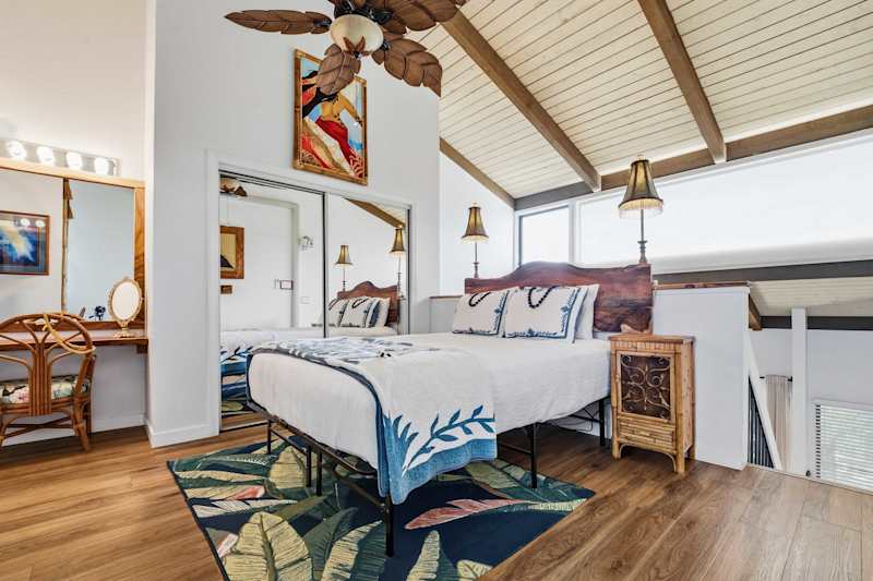 Guest Bedroom (1 of 3)