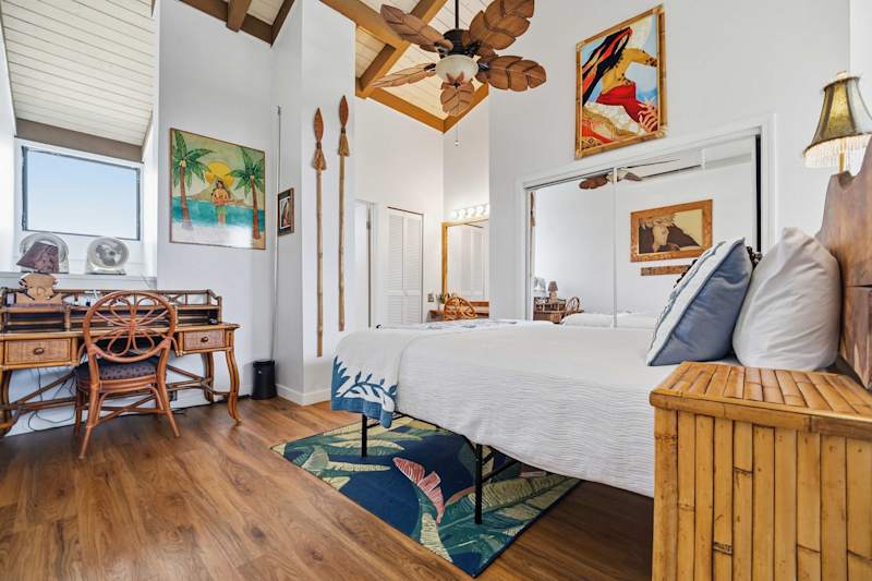 Guest Bedroom (2 of 3)