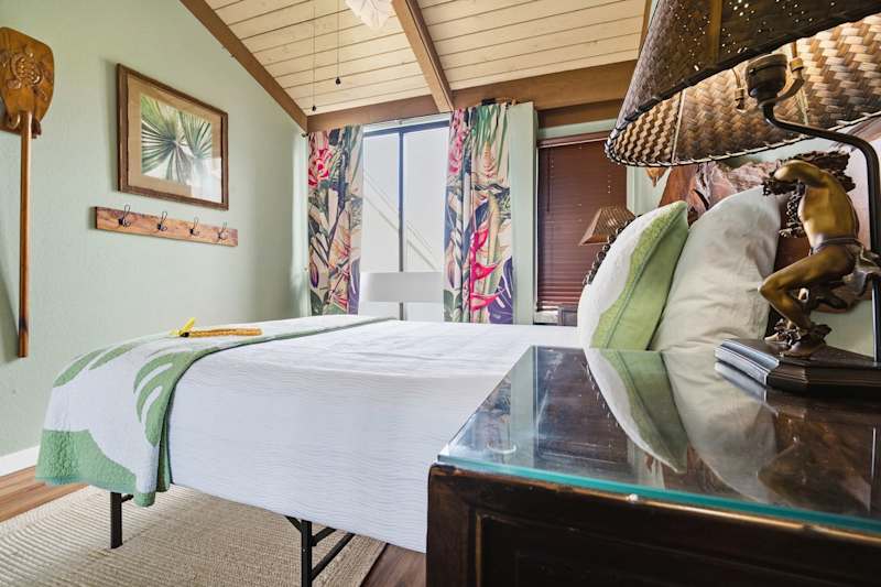 Master Bedroom (2 of 3)