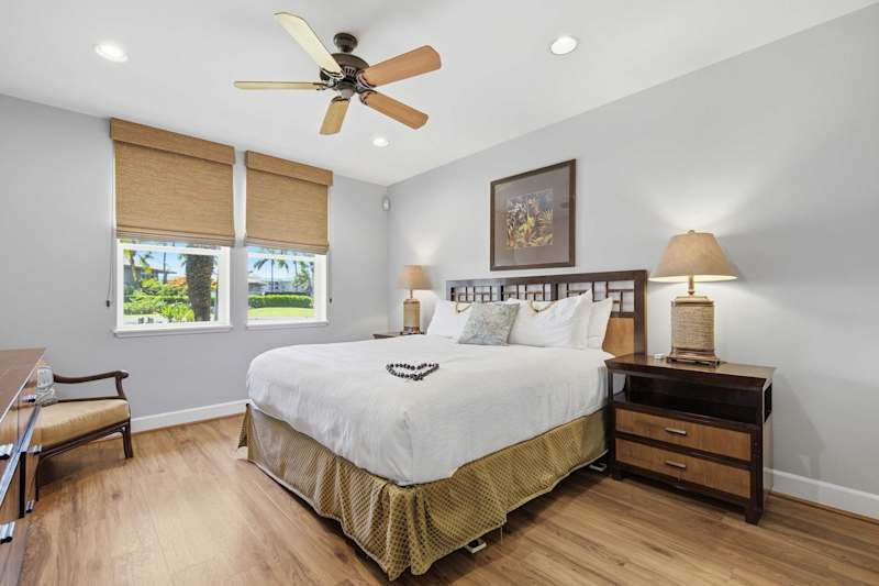 Specious King Bedroom (1 of 2)
