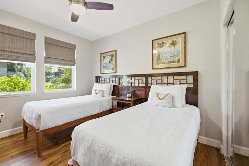 Twin Single Bedroom (2 of 2)