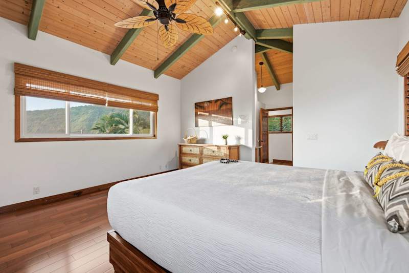 Spacious King Bedroom (2 of 3)