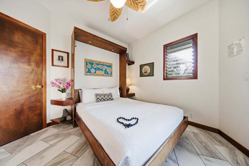 Guest Bedroom 1 (1 of 2)