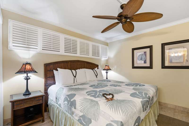 Bedroom (2 of 4)