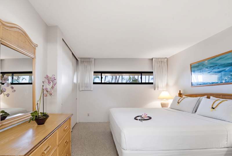 Master Bedroom (2 of 3)
