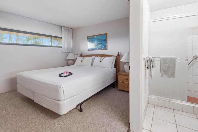 Master Bedroom (3 of 3)