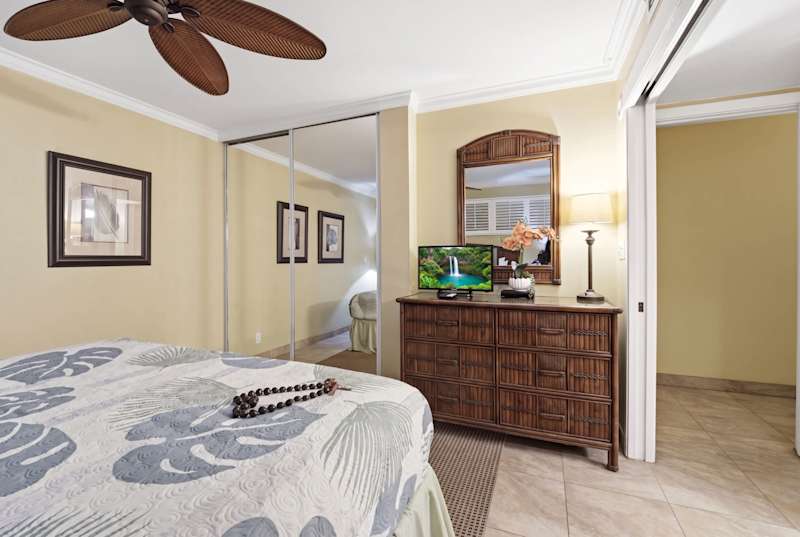 Bedroom (3 of 4)