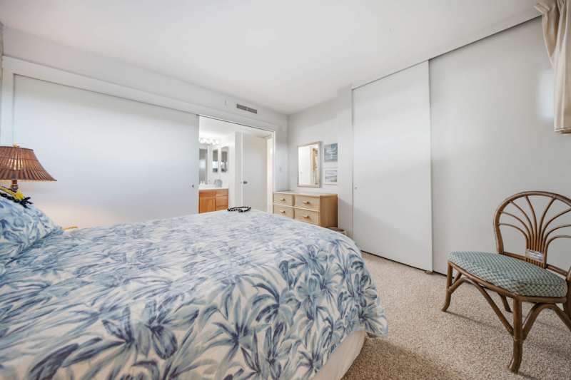 Master Bedroom (3 of 3)