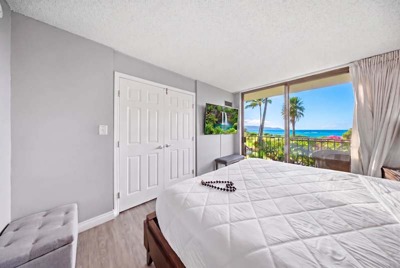 Master King Bedroom (3 of 5)