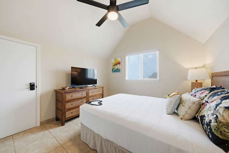 Guest Bedroom 1 (2 of 2)