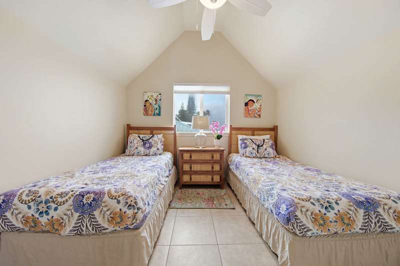 Guest Bedroom 2 (2 of 2)