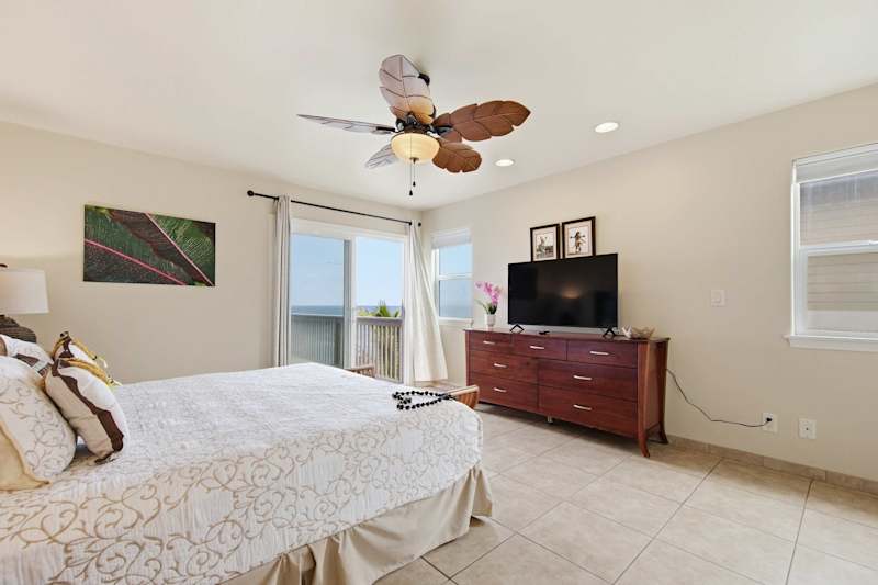 Master Bedroom (2 of 3)