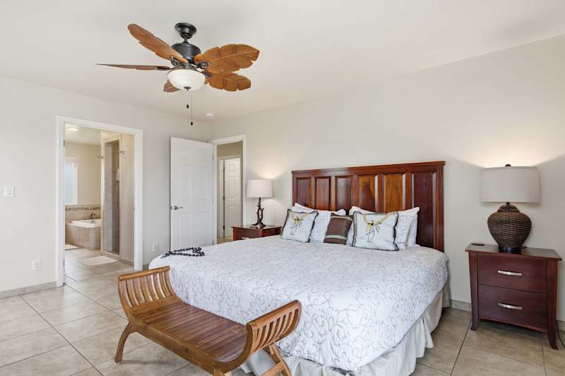 Master Bedroom (3 of 3)