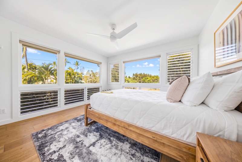 Cozy Queen Bedroom (1 of 2)