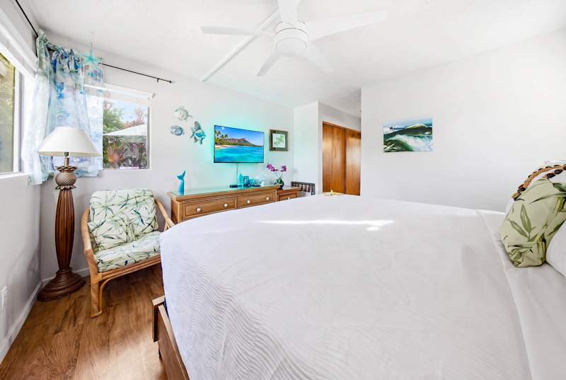 Master Bedroom (2 of 3)