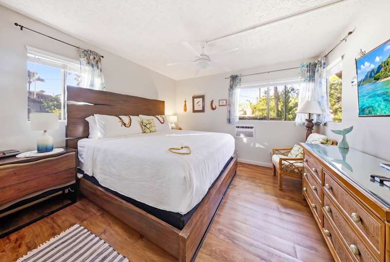 Master Bedroom (1 of 3)