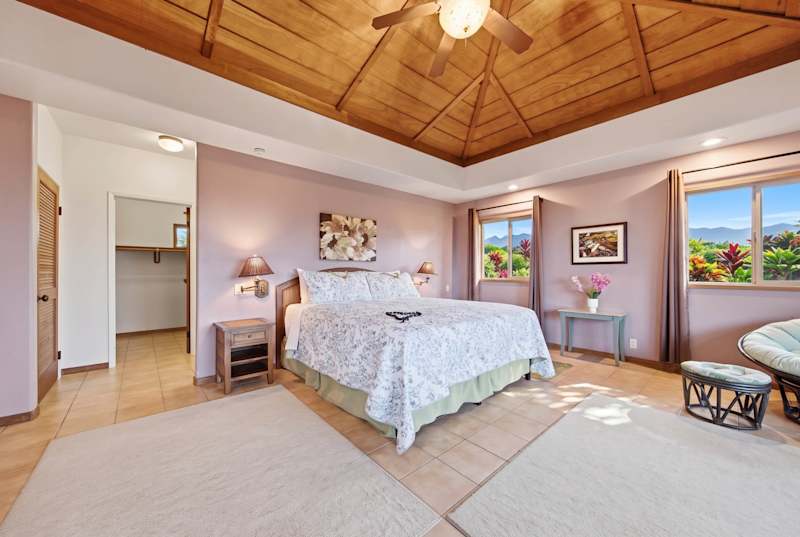 Primary Queen Suite (1 of 5)
