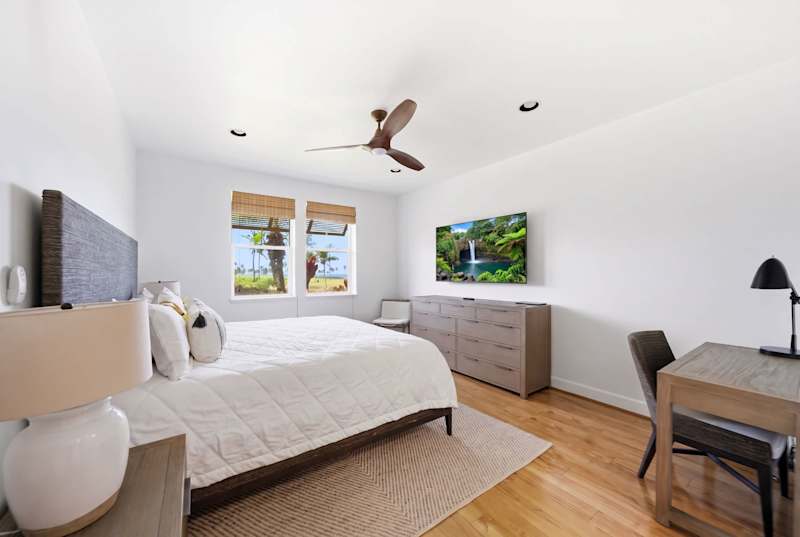 Primary Bedroom  (2 of 4)