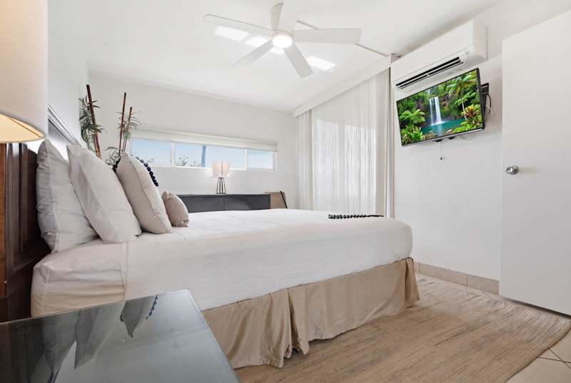 Guest Bedroom (4 of 4)