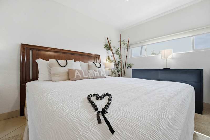 Guest Bedroom (2 of 4)
