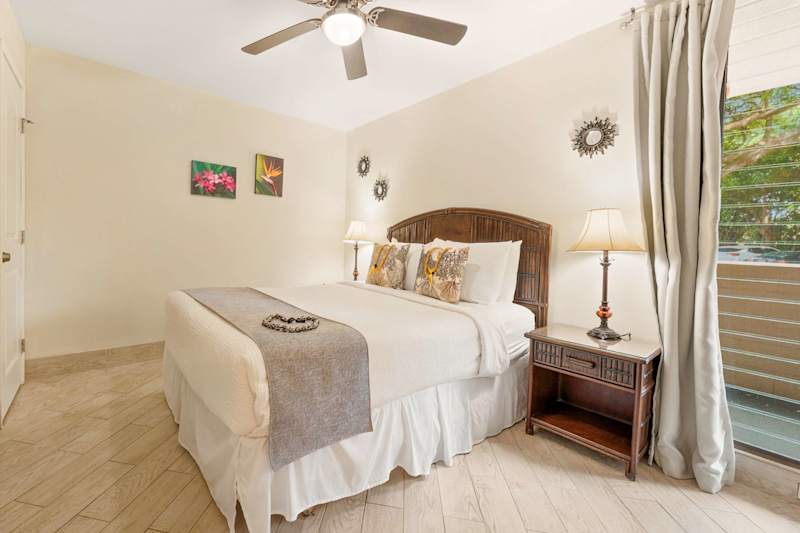 Cozy Queen Bedroom (1 of 2)