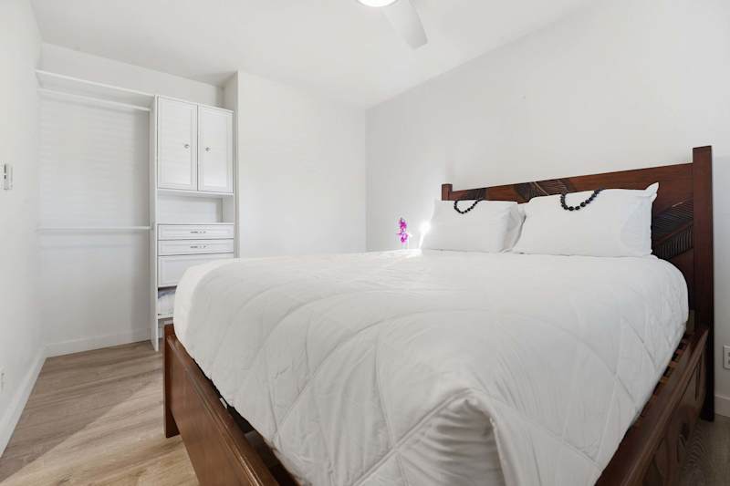 Guest Bedroom (2 of 2)