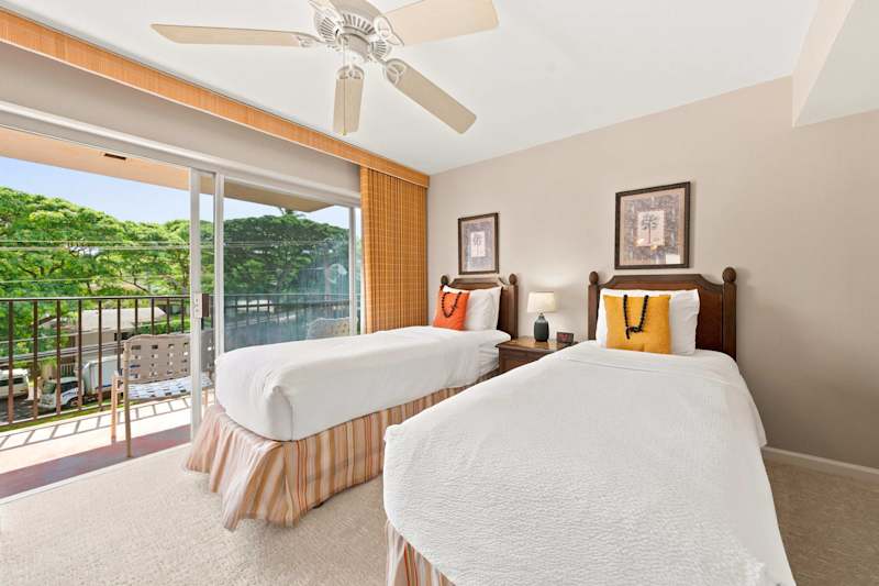 Guest Bedroom (1 of 2)