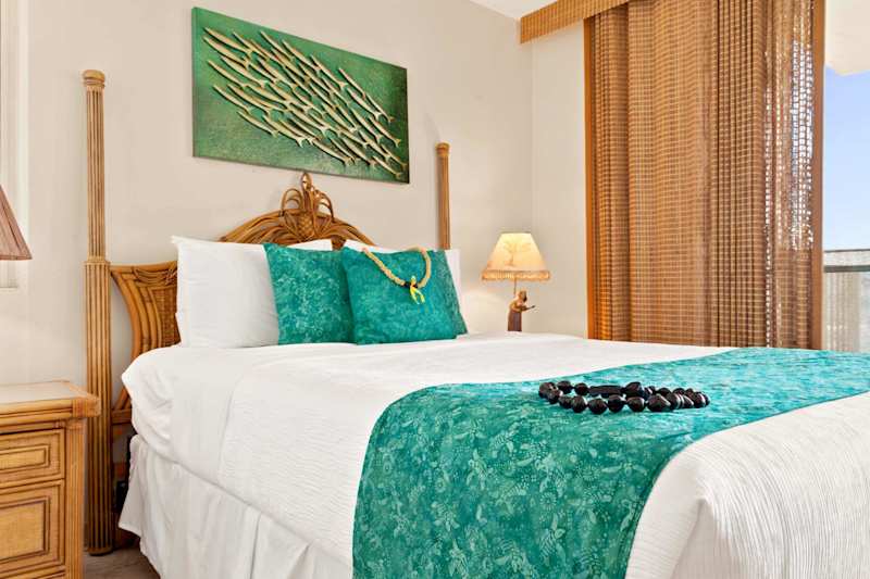 Guest Bedroom (1 of 4)