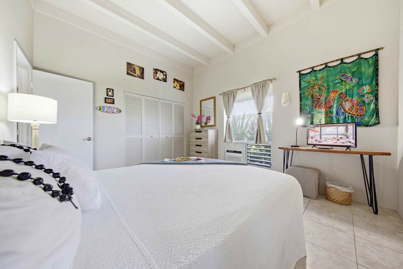 Guest Bedroom (3 of 3)