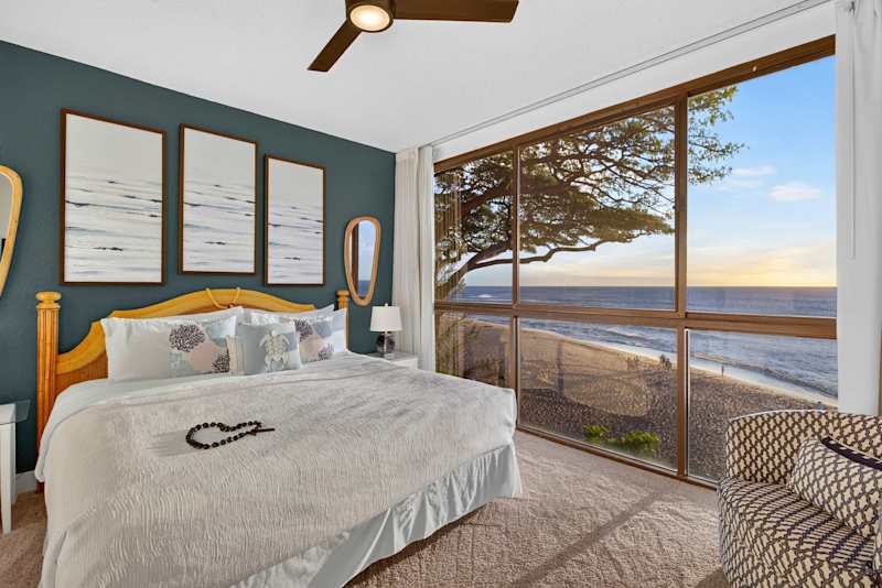 King Suite Bedroom (8 of 9)
