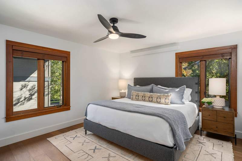 Bedroom (2 of 2)