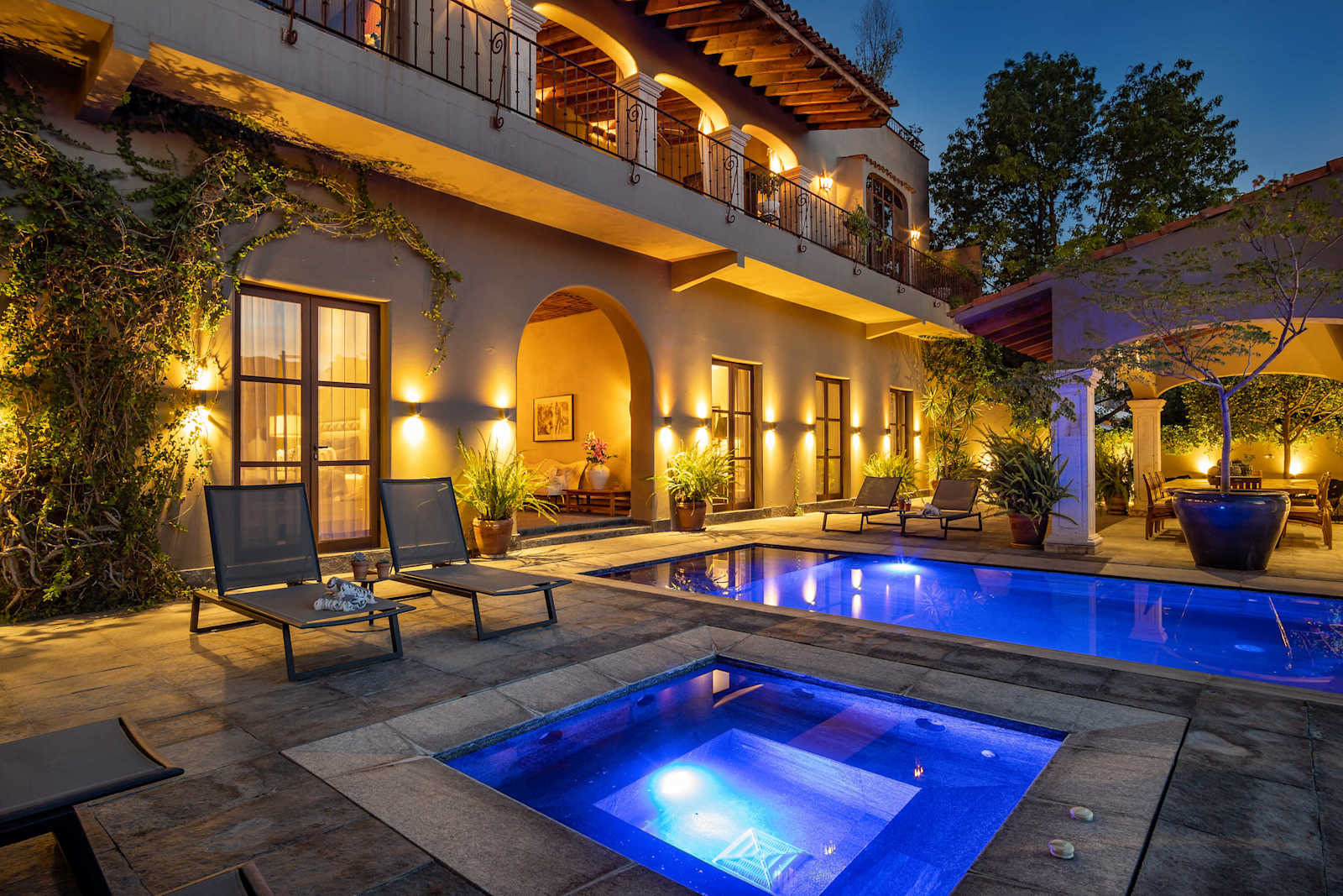 Casa Faroles, Designer 7BR Villa with Pool Jacuzzi & Full Staff photo 1