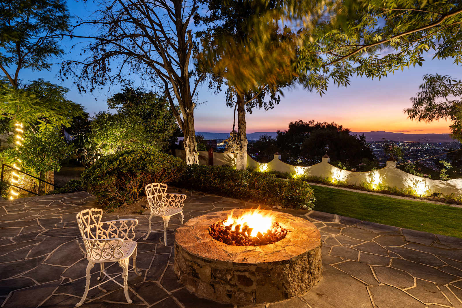 Casa Pedro Vargas: 6BR Estate w/ Hot Tub & Modern Comforts photo 3