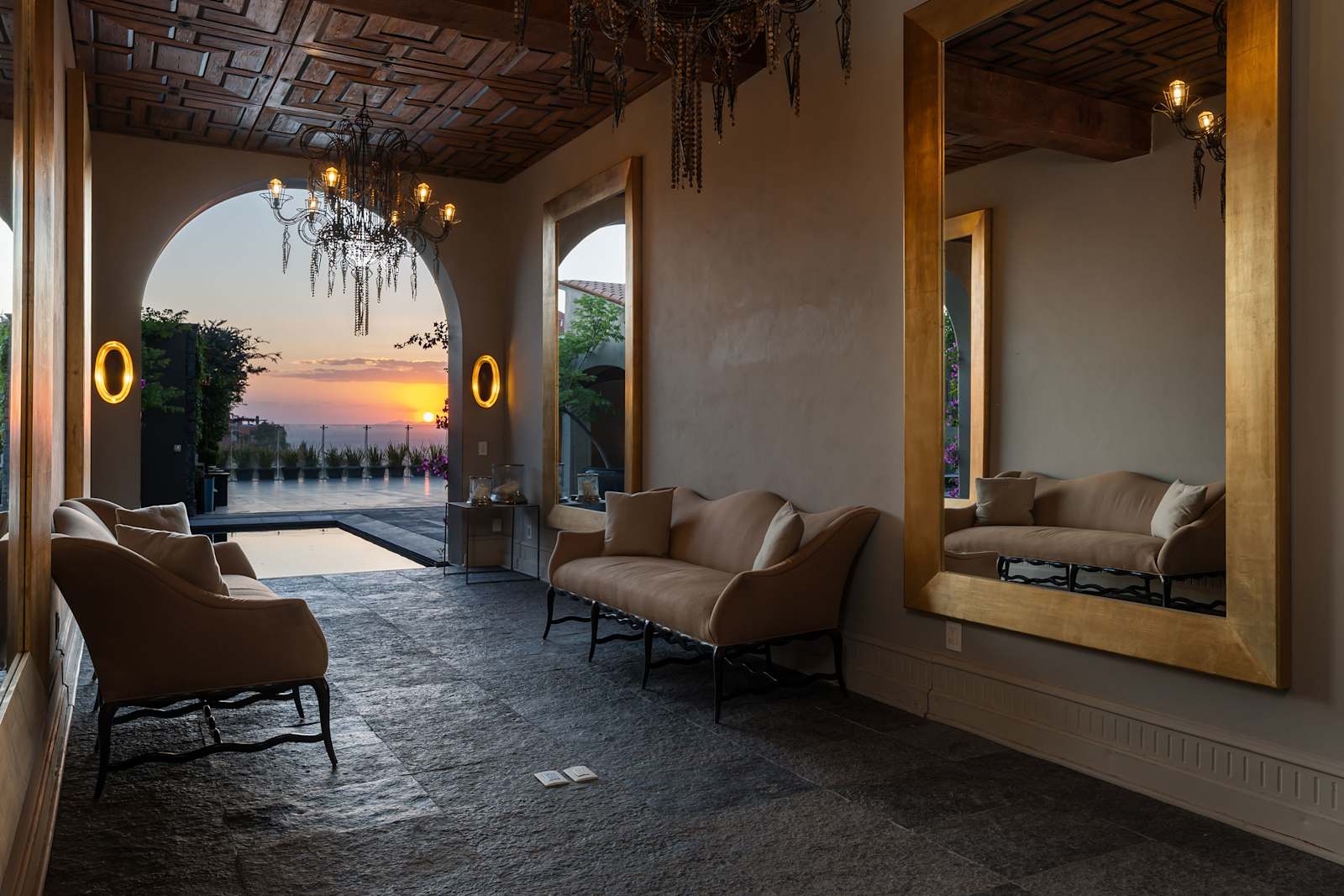 Casa Faroles, Designer 7BR Villa with Pool Jacuzzi & Full Staff photo 3