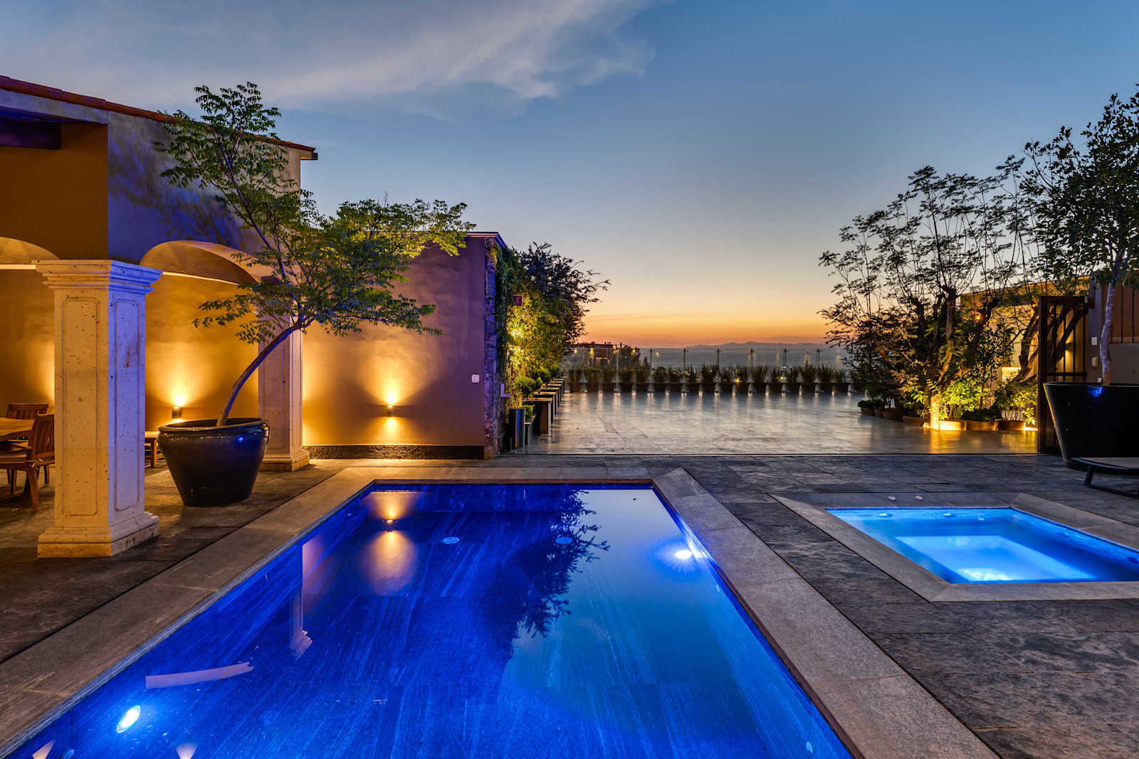 Casa Faroles, Designer 7BR Villa with Pool Jacuzzi & Full Staff photo 2