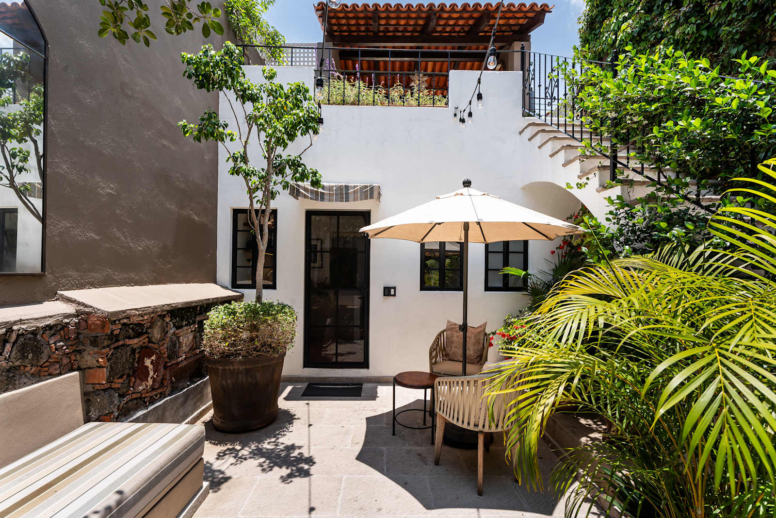 Casa Jari, 2BR Centro Home with Rooftop Terrace photo 5