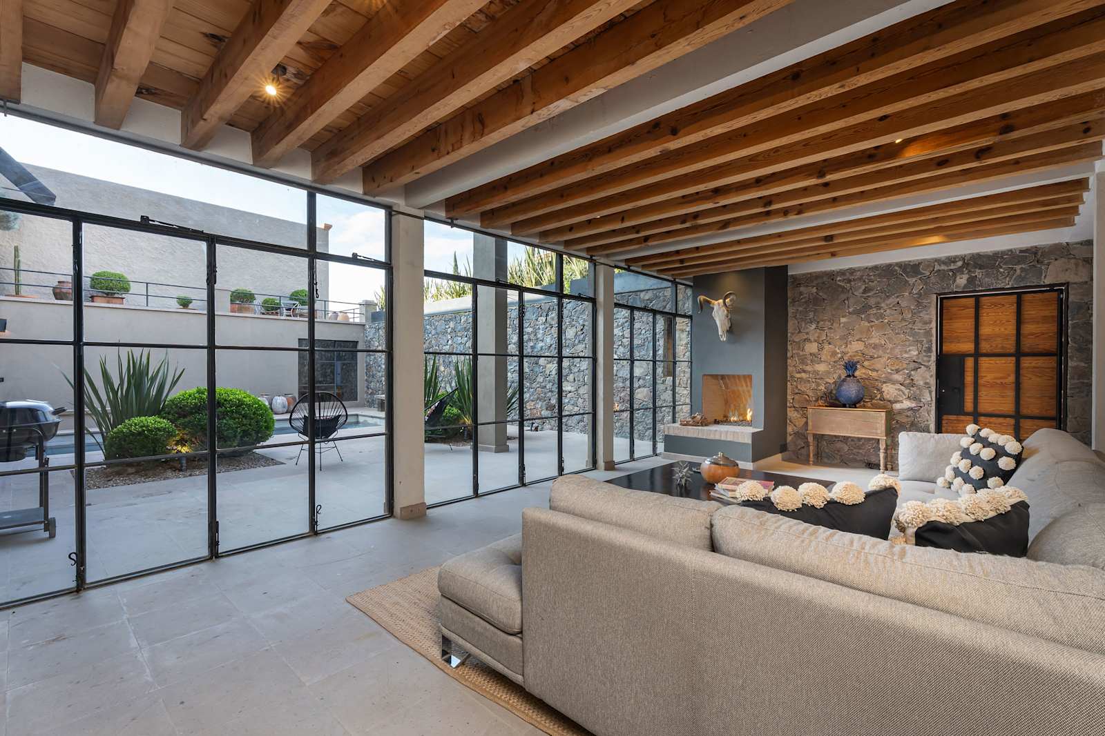 The Glasshouse — Contemporary 5BR w/Pool & Rooftop photo 5