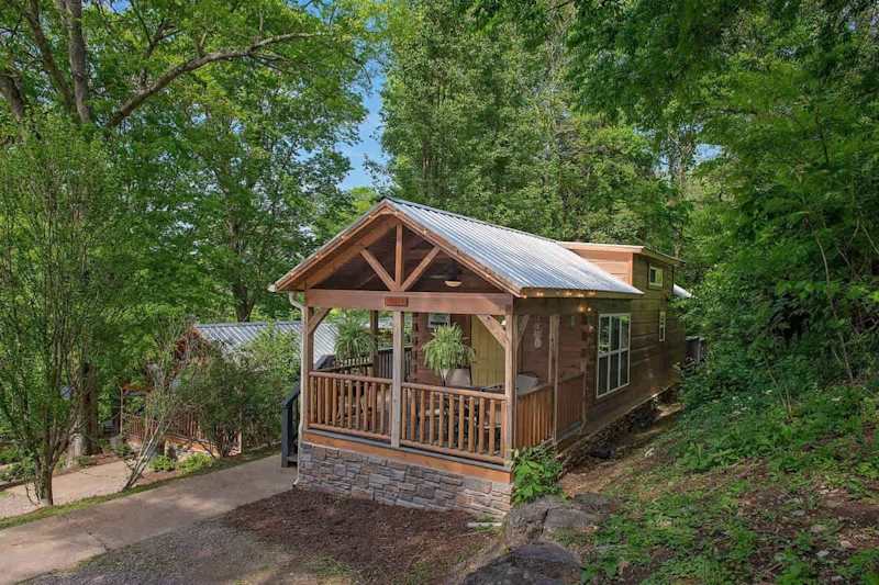 Elise Cabin photo 1