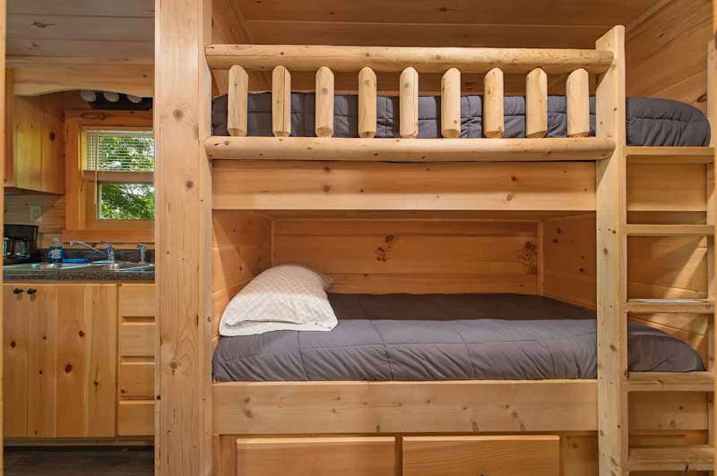 Twin bunk beds
