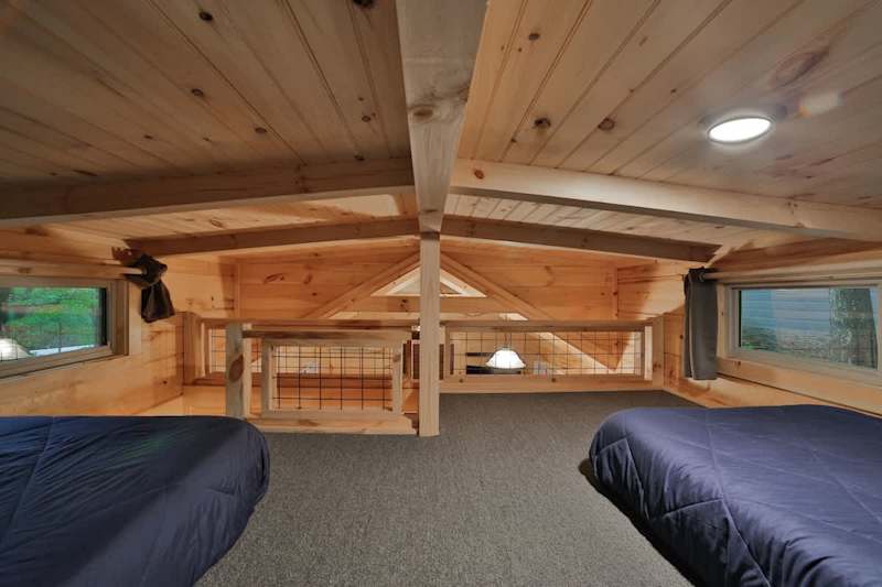 Low ceiling (4ft) lofted bedroom. Great for kids!