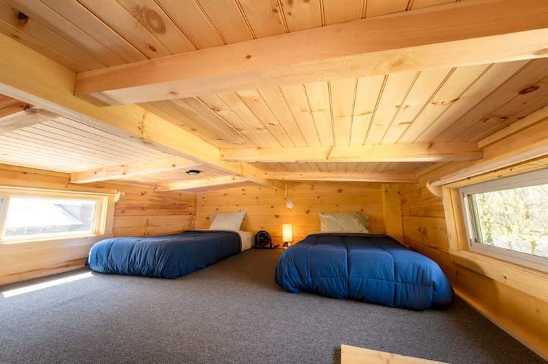 Low ceiling (4ft) lofted bedroom. Great for kids!