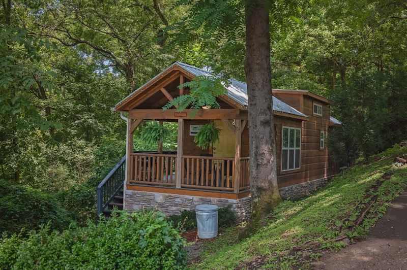 Eden Cabin photo 2