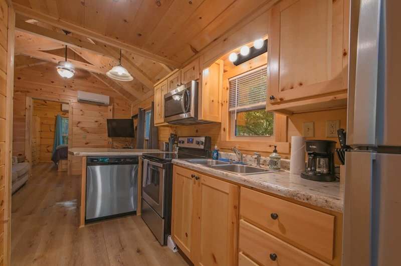 Full kitchen