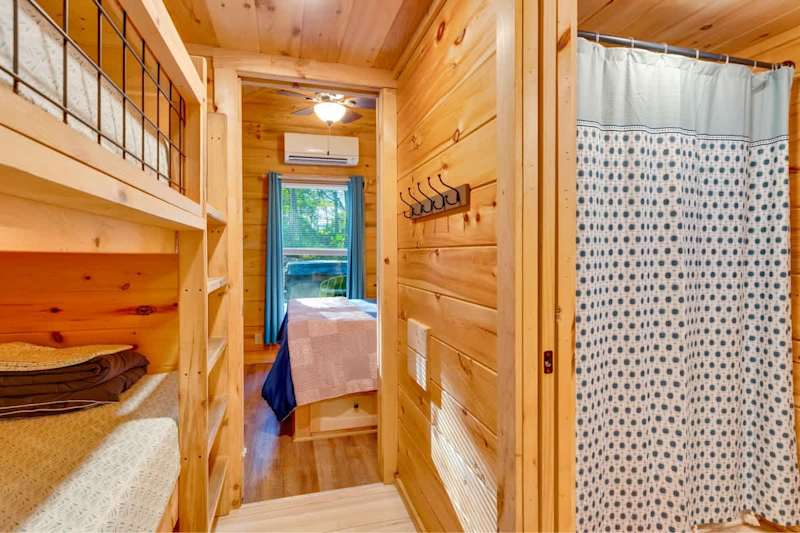 Eliza Cabin photo 21